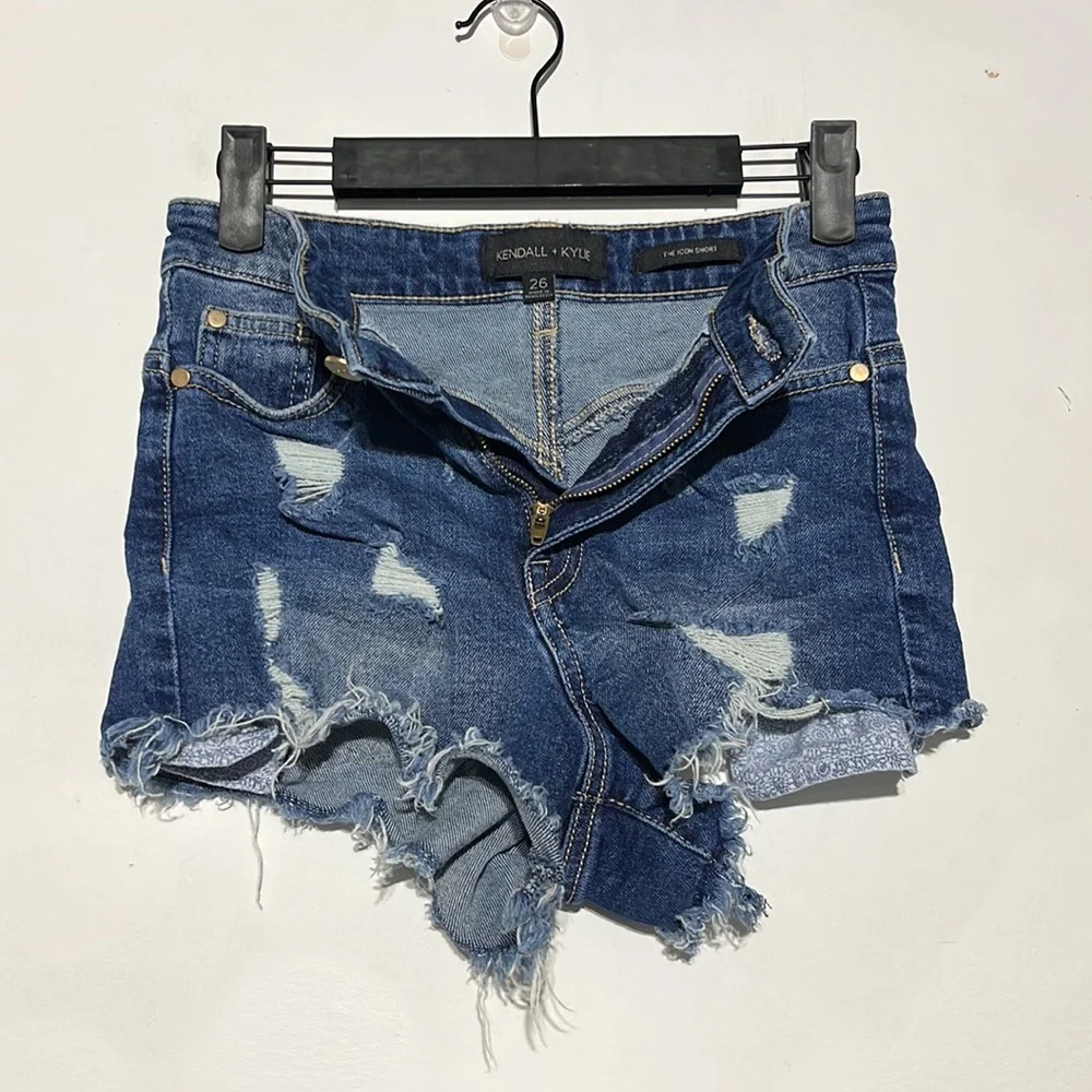 Kendall + Kylie Medium Wash Distressed High Rise Icon Denim Shorts Size 26